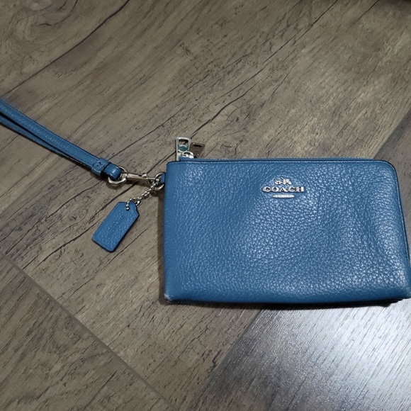 Coach Peacock Double Zip Corner wristlet - Picture 10 of 12
